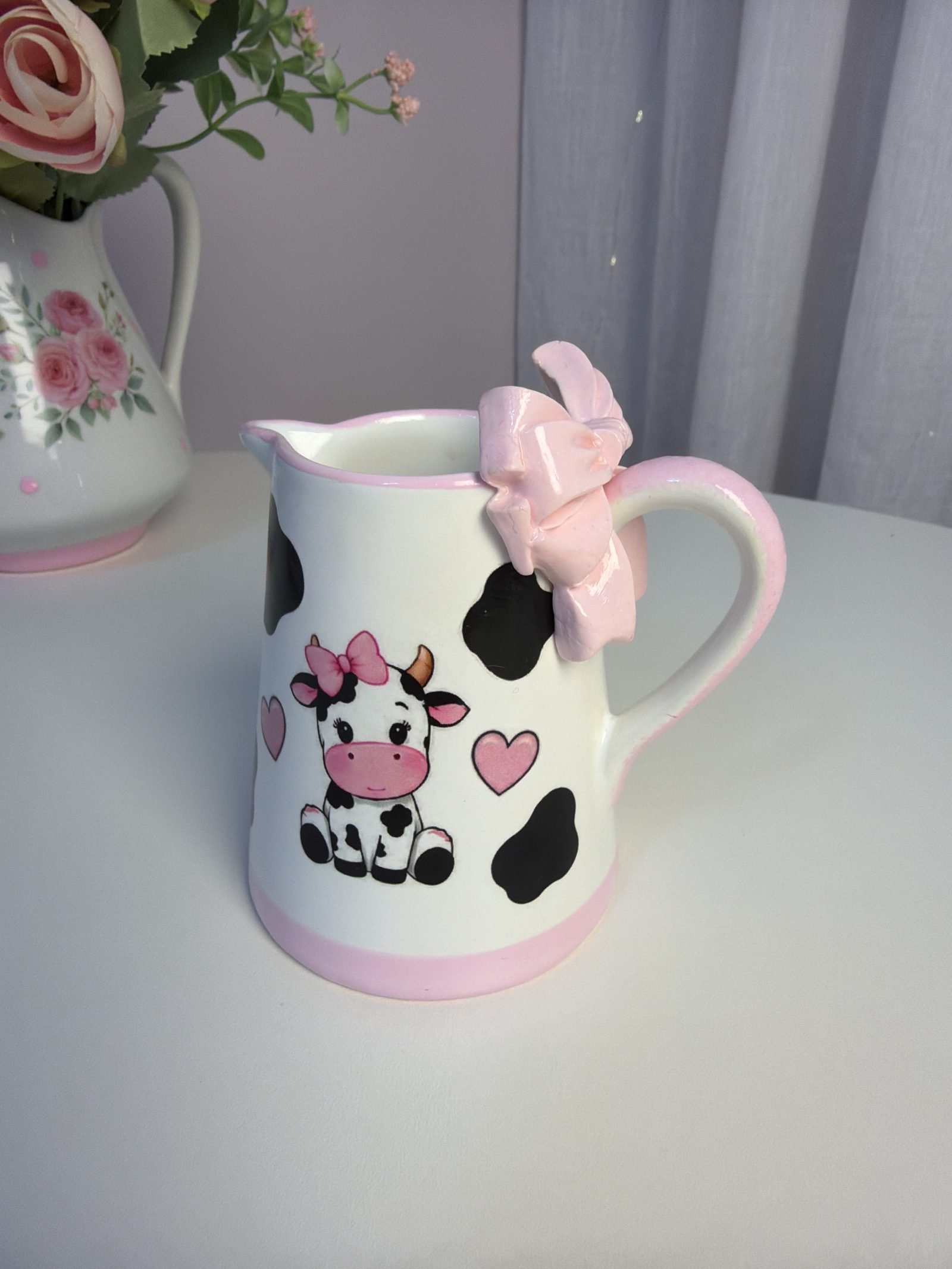 Mini Jarra de Cerâmica Vaca Coquette com Laço Rosa