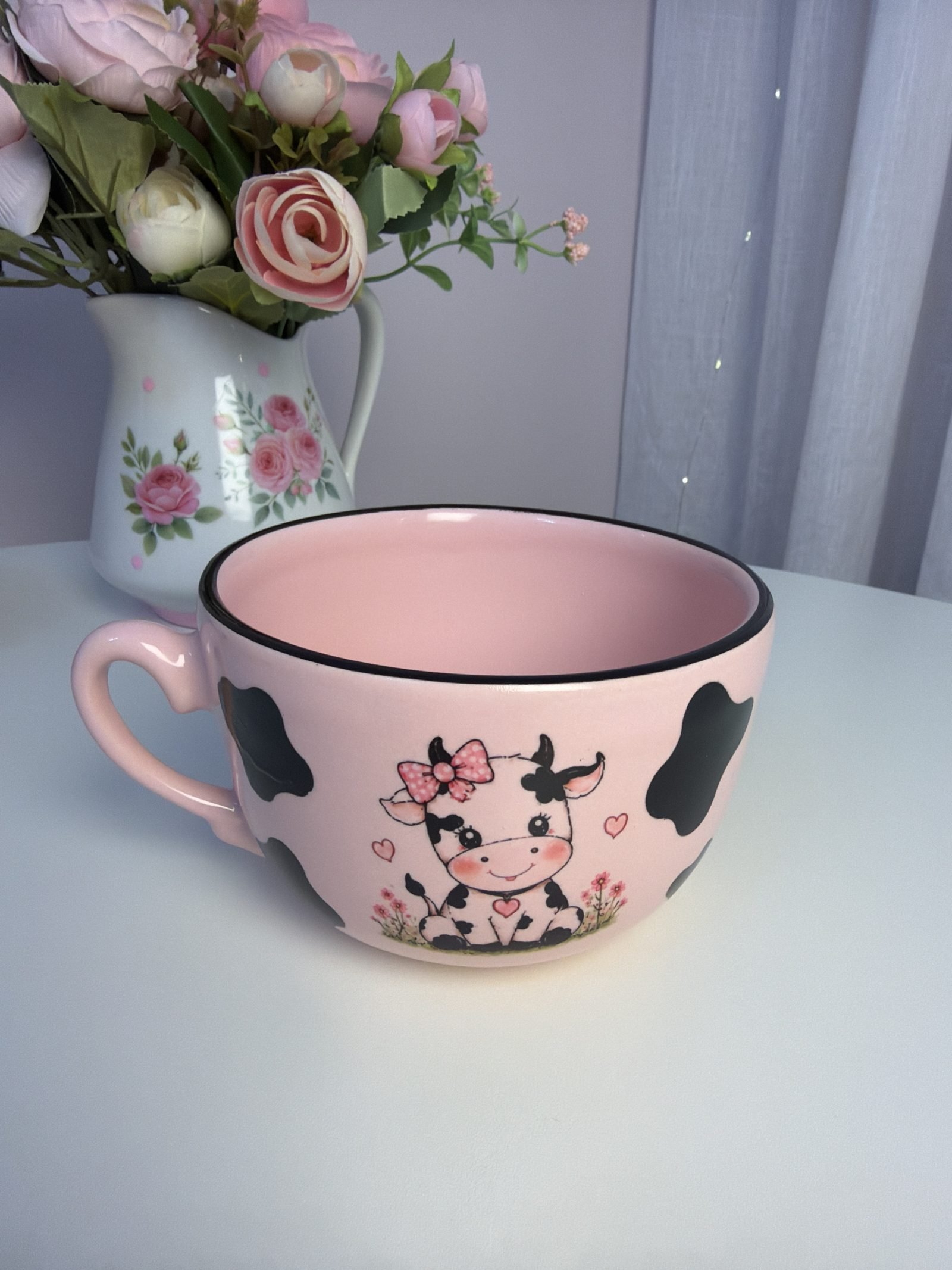 Sopeira Cerâmica Decorativa Vaquinha Coquette com Laço Rosa